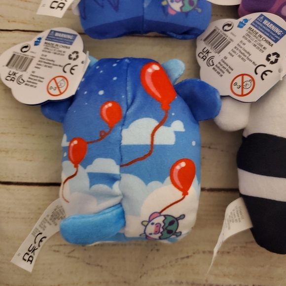 Lot of 4 Cows vs Aliens 4" Bean Filled Cow Plush #'s 001, 005, 007, 011 - Picture 10 of 10